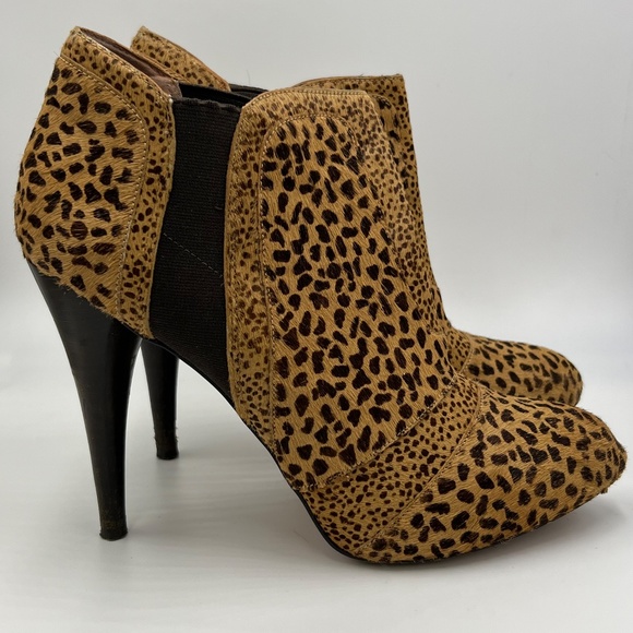 BCBGeneration Animal Print Bootie (7.5) - Picture 2 of 6